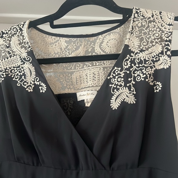 Anthro Meadow Rue Embroided Grey Tulip Dress 6 - Picture 3 of 4